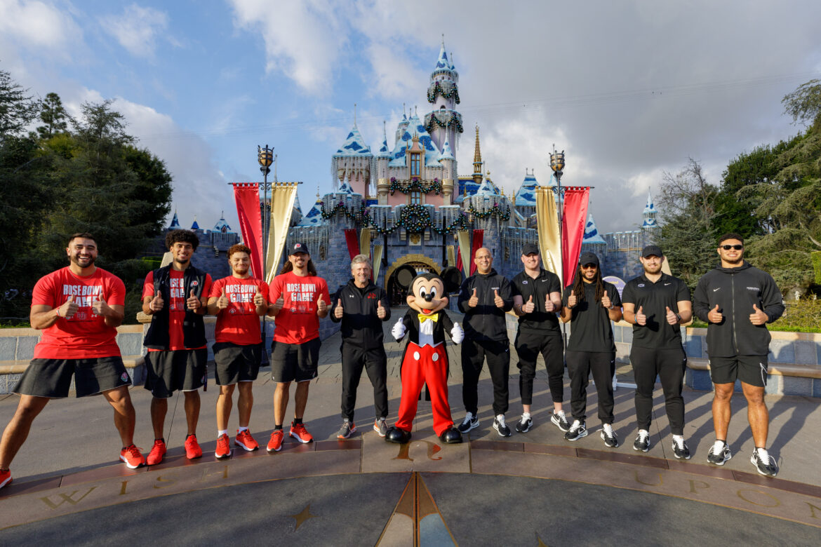 Disneyland Resort Welcomes Rose Bowl-Bound Teams, Utah and Penn State