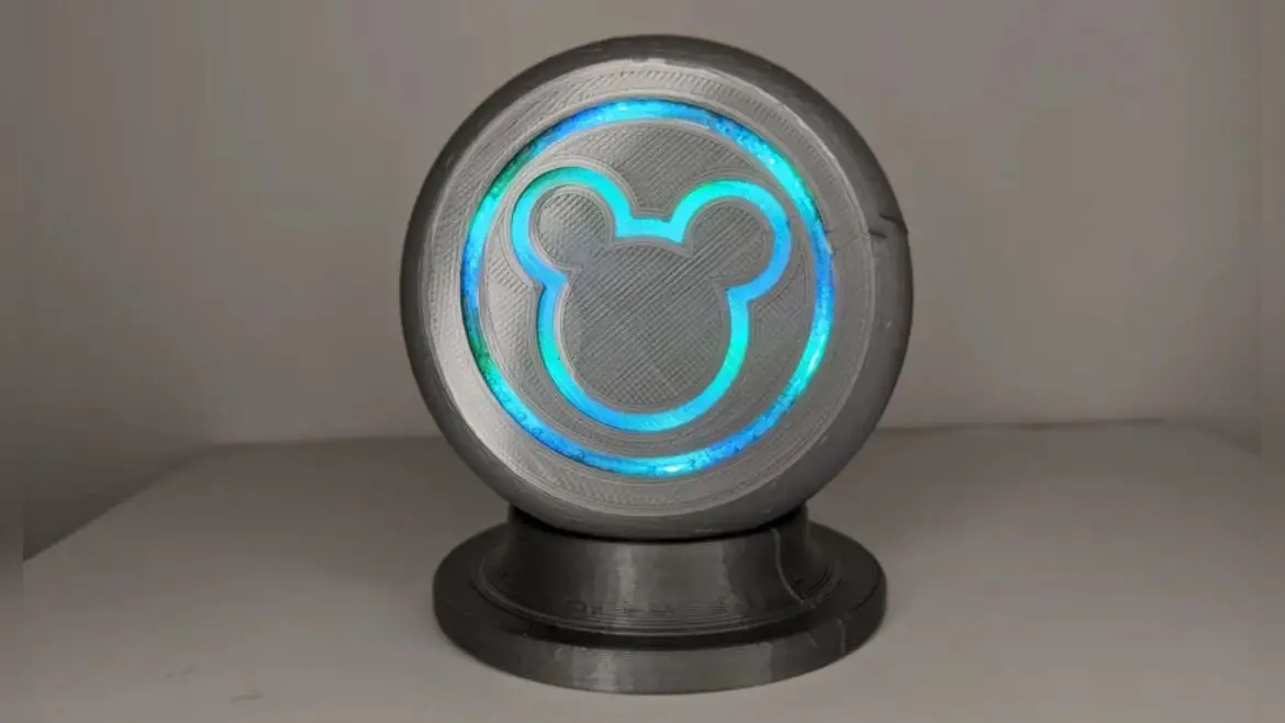 This MagicBand Scanner Desk Light Will Be A Fun Addition To Your Home!