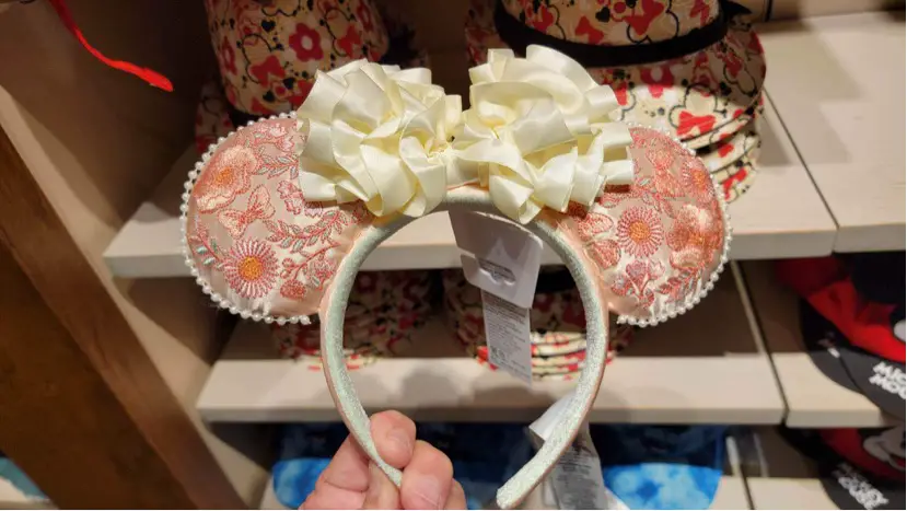 New Regency Ruffles Peach Minnie Ears Spotted At Disney Springs!