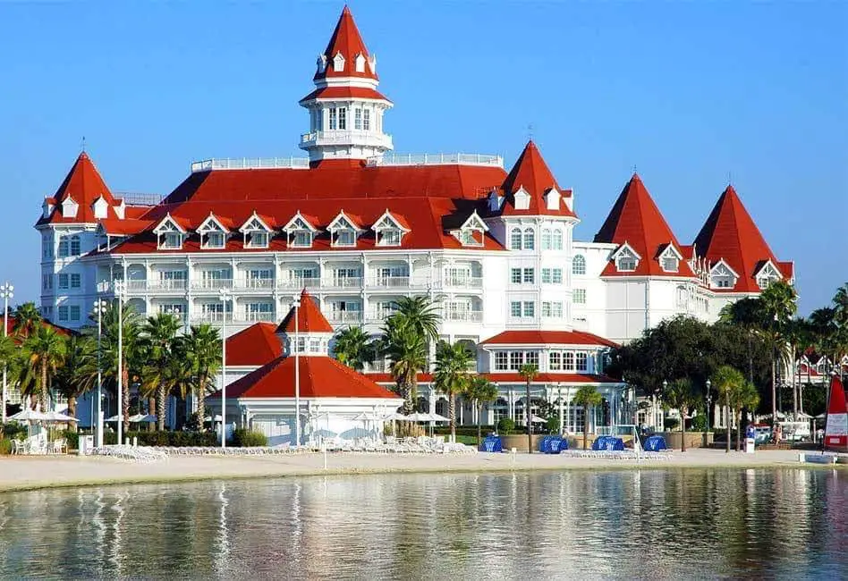 Daily Housekeeping Returning to Walt Disney World Resort Deluxe Hotels