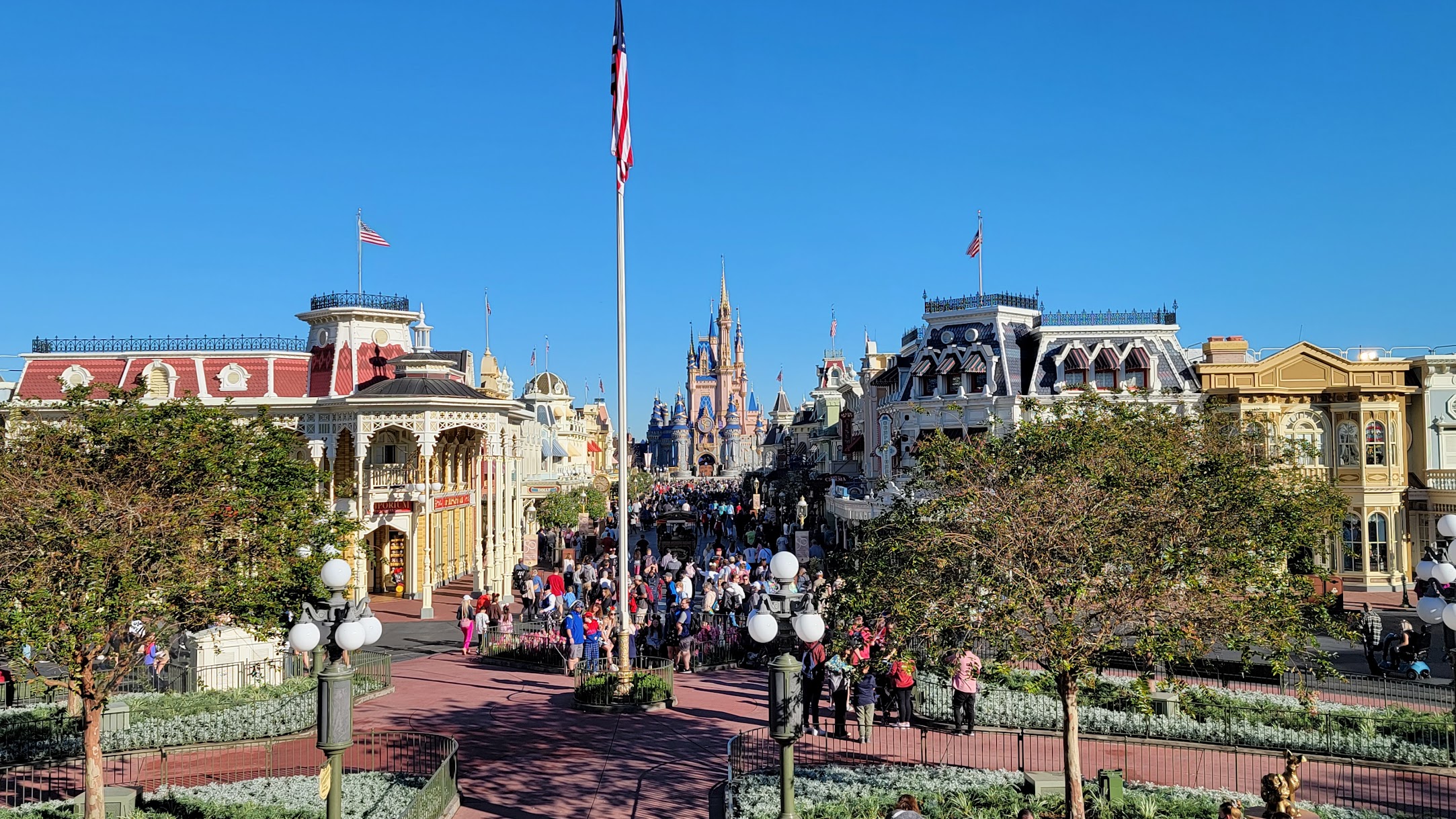 Zip-A-Dee-Doo-Dah-song-Removed-from-Magic-Kingdom-Entrance-Loop