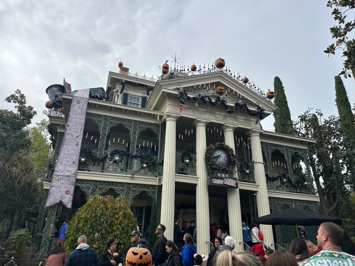 Haunted Mansion in Disneyland Now Closed for Refurbishment