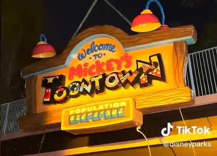 Mickey’s Toontown Sign Returns to Disneyland