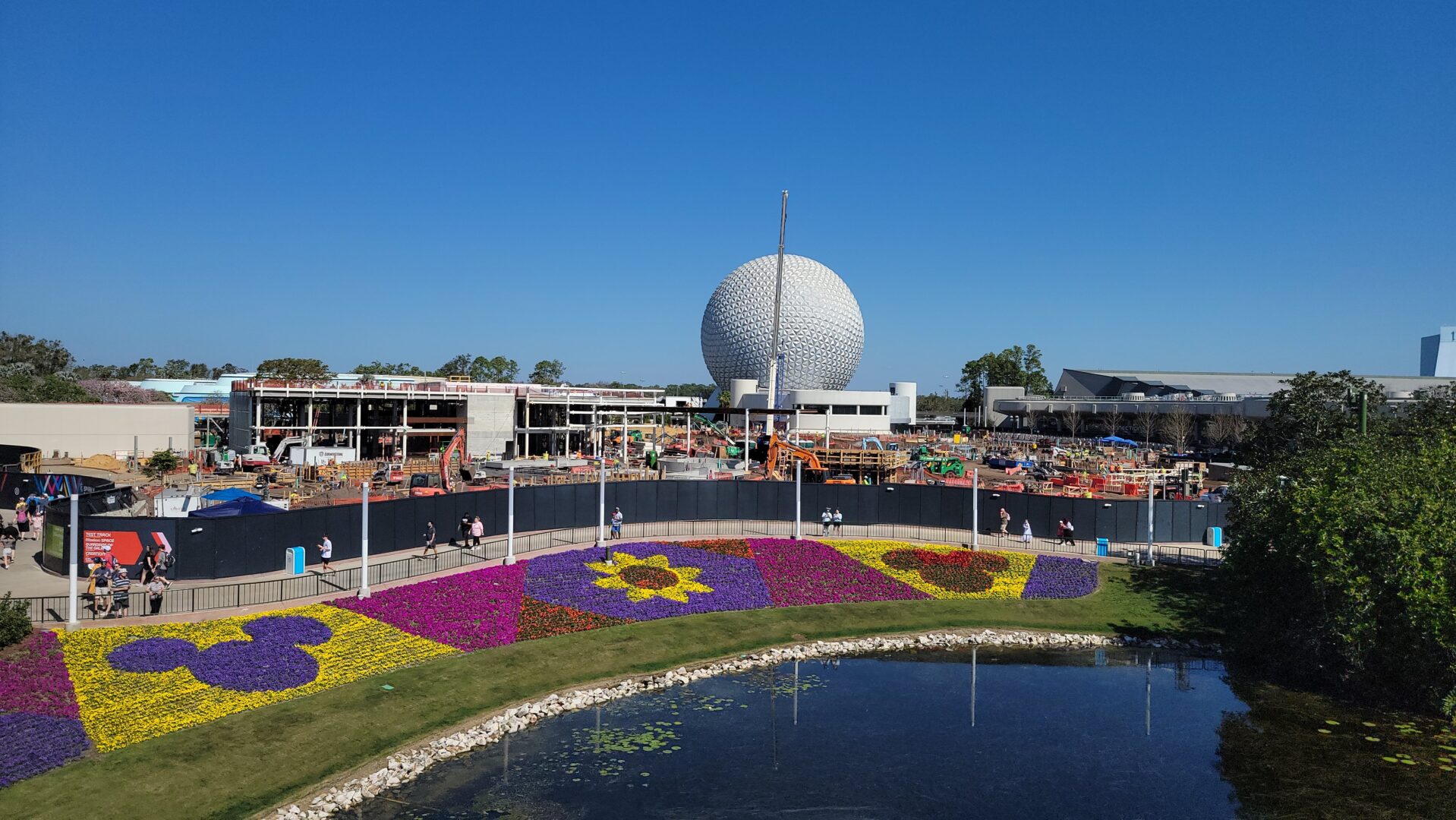 Construction goes Vertical in EPCOT for Communicore Hall