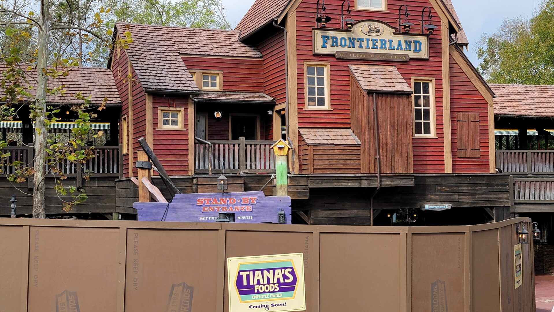 All Splash Mountain Signs are Now Gone from the Magic Kingdom