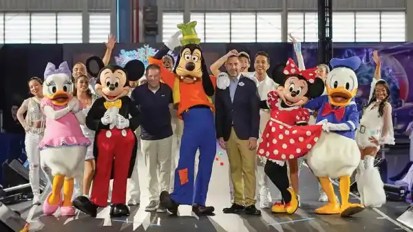 NEW Goofy Plane To Join Mickey & Friends at Brazil’s Azul Airlines