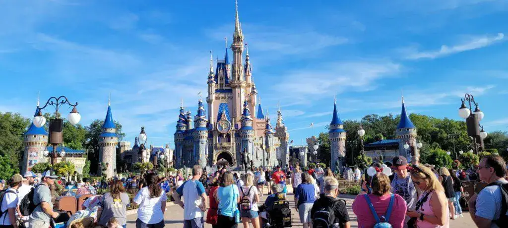 Disney-World-Crowds-1024x461-1