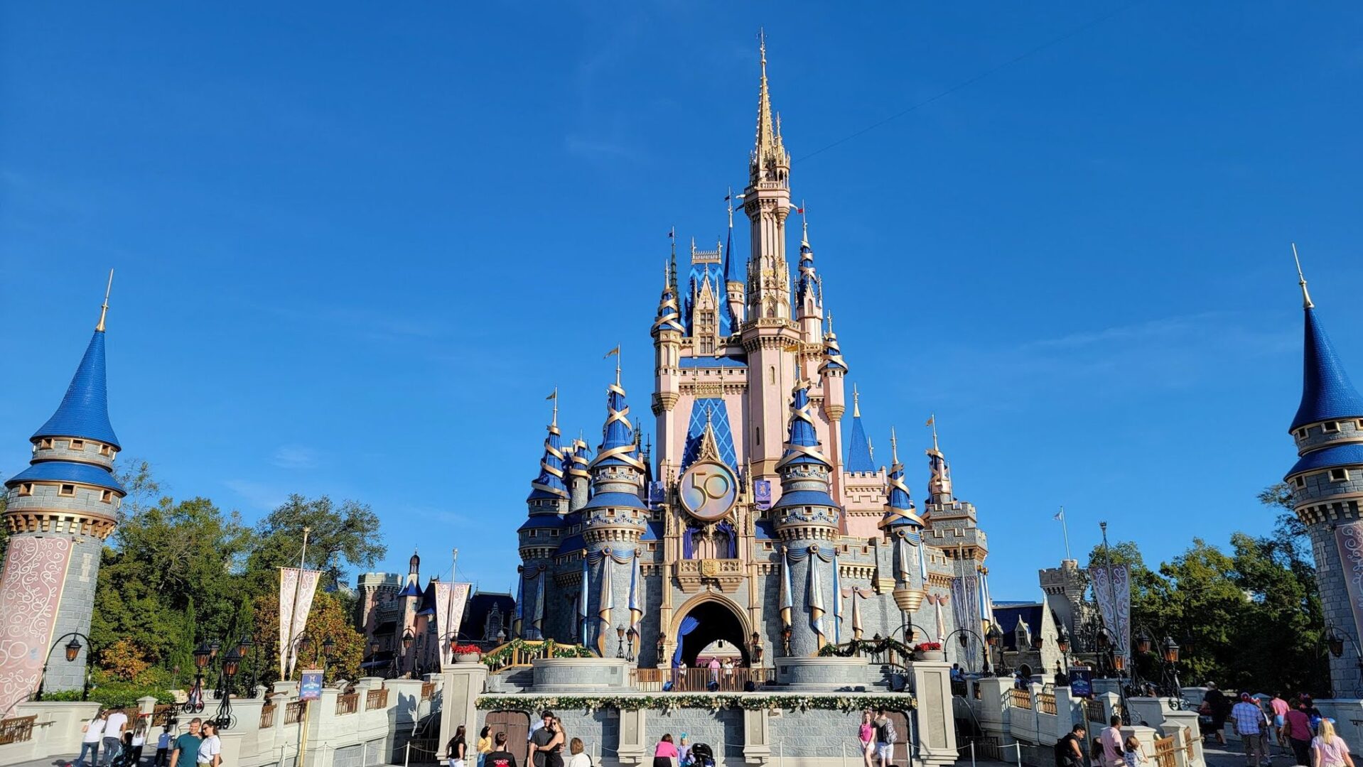 Disney World 50th Decorations to be Taken Down from Cinderella Castle this Weekend