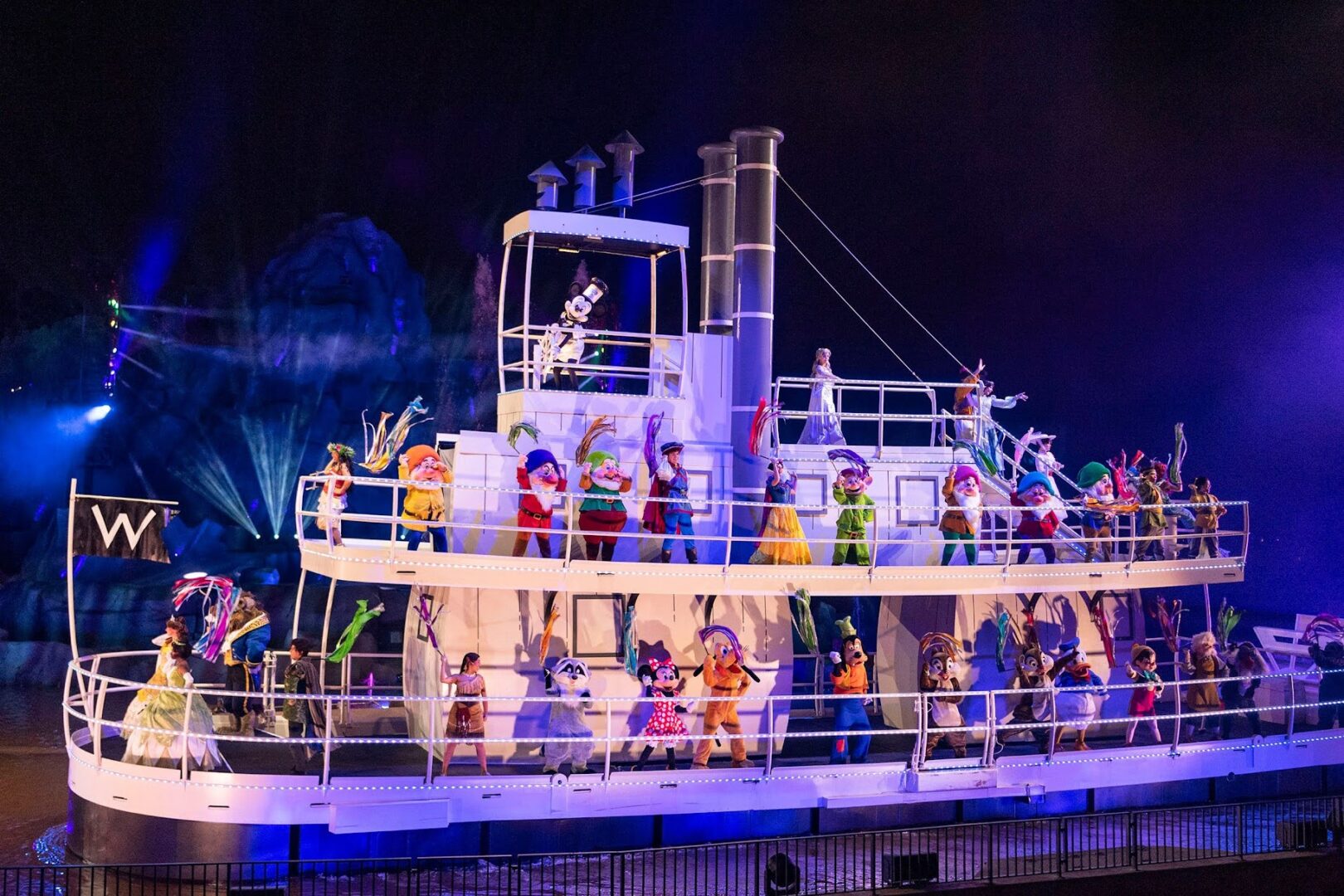 Fantasmic! Cutting Back on Number of Daily Shows Starting in Late April