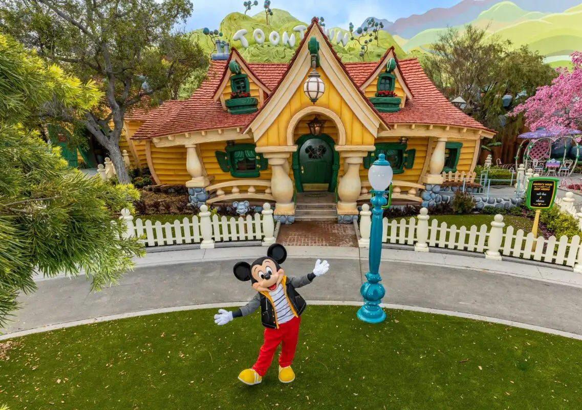 Mickey Mouse Gets a New Casual Outfit for the Opening of Mickey’s Toontown in Disneyland