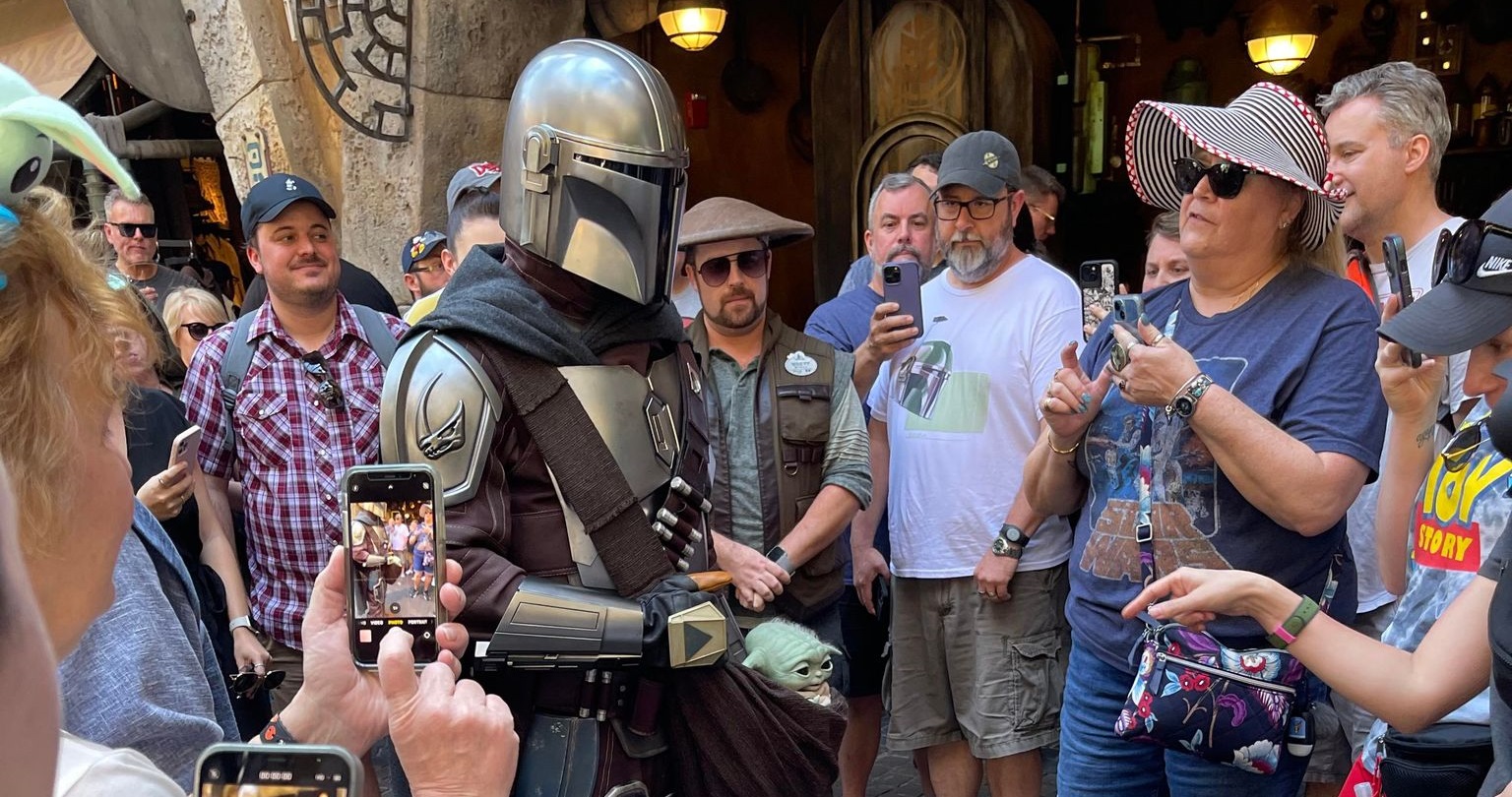 The Mandalorian and Grogu to Continue Making Regular Appearances at Galaxy’s Edge in Walt Disney World
