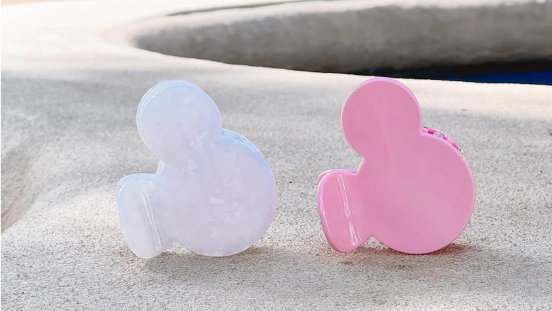 Adorable Mickey Mouse Claw Clip For A Magical Hairstyle!