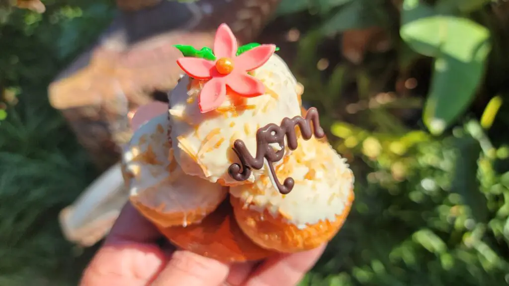 Review: Dole Whip Pineapple Creme Puffs at Disney's Polynesian Resort