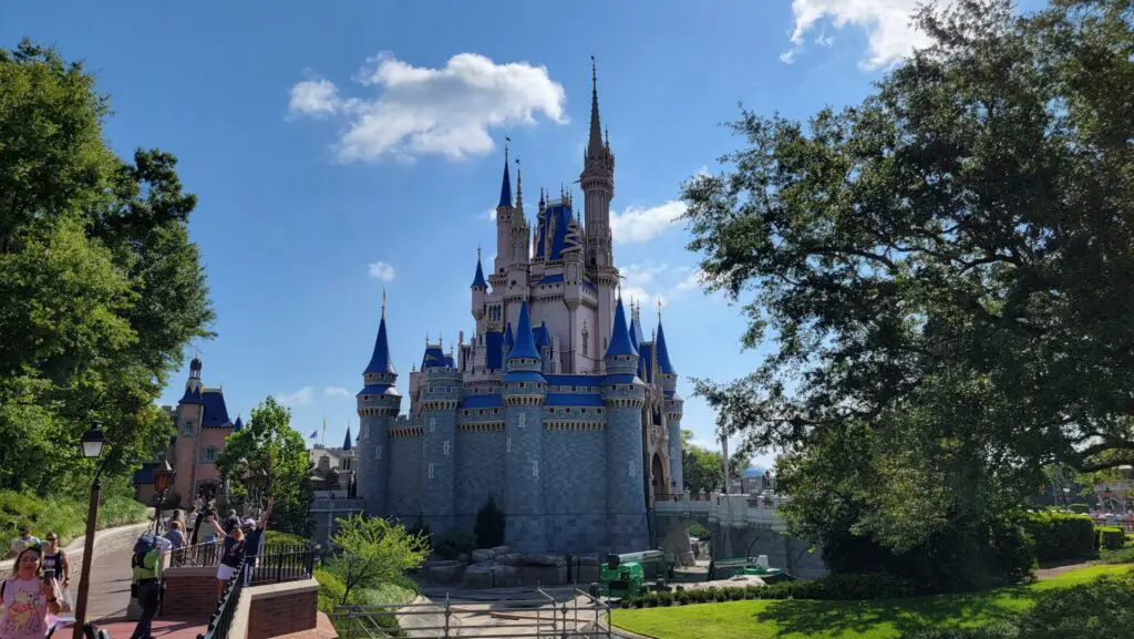 50th Anniversary Golden Ribbon Turret Toppers Removed from Cinderella Castle Turrets