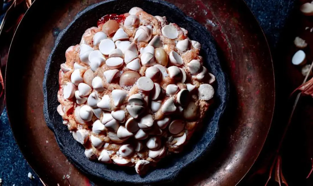 White Chocolate Caramel Macadamia Nut Returns to Gideon’s Bakehouse