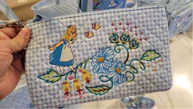 Disney Alice in Wonderland – Vera Bradley