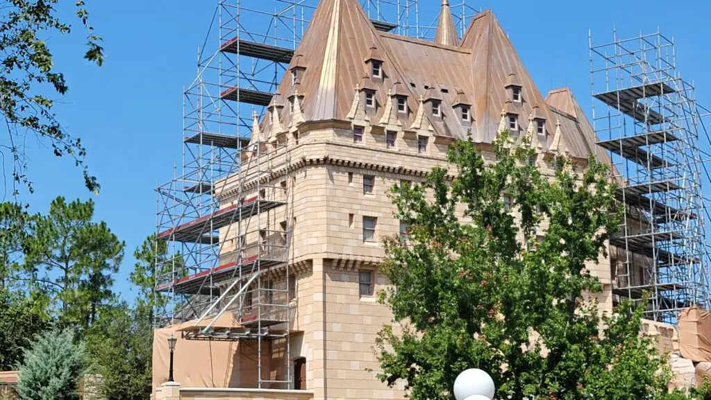 Walls and Scaffolding Up at the Canada Pavilion