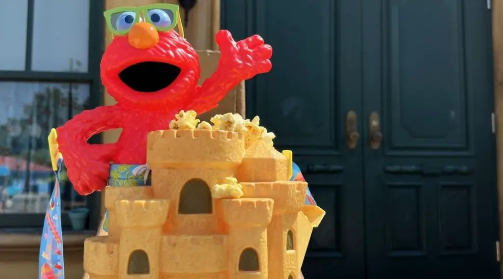 Elmo Sandcastle Popcorn Bucket Debuts at SeaWorld Orlando