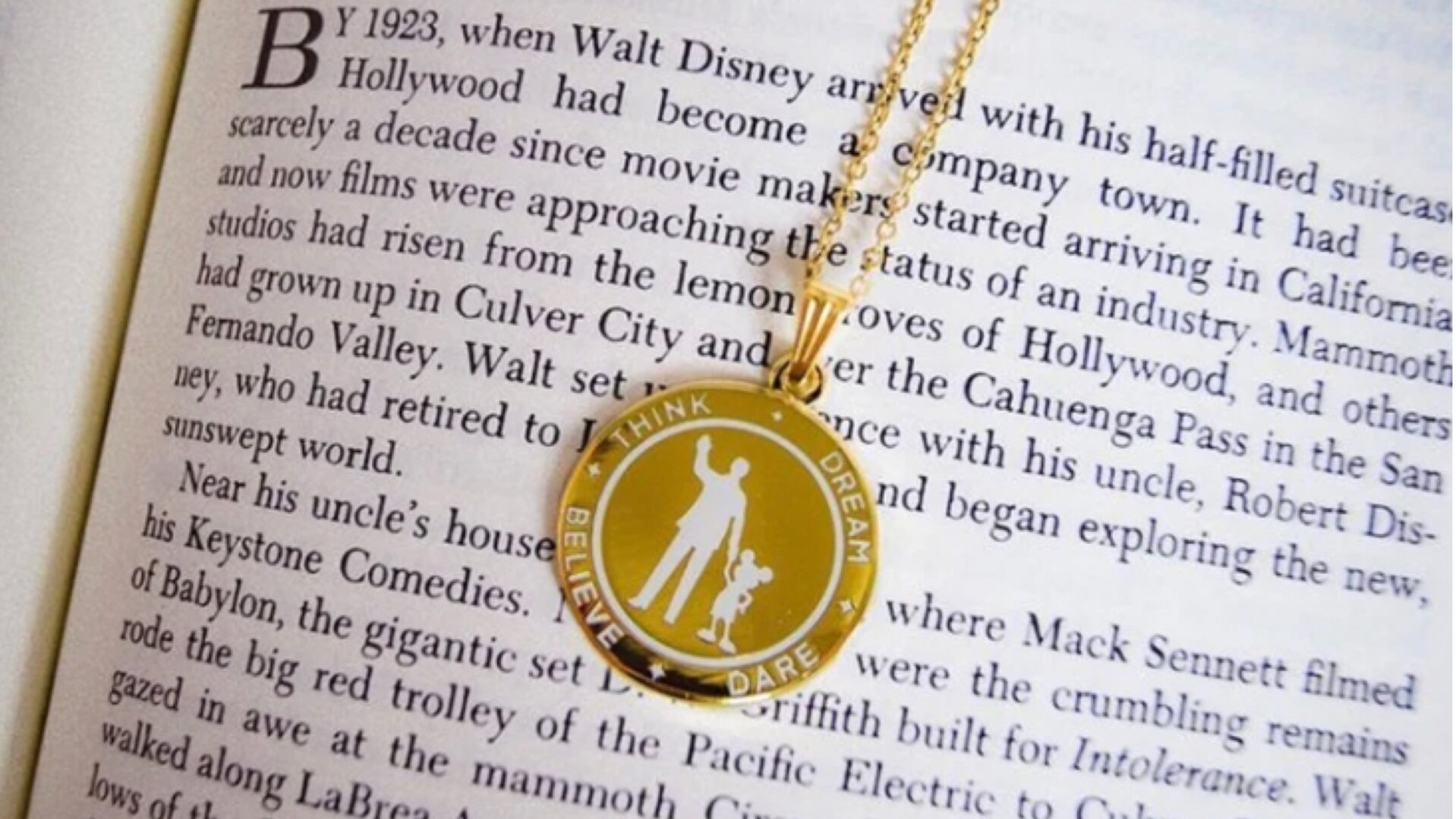 Partners Necklace To Remind Yourself To Never Stop Dreaming!