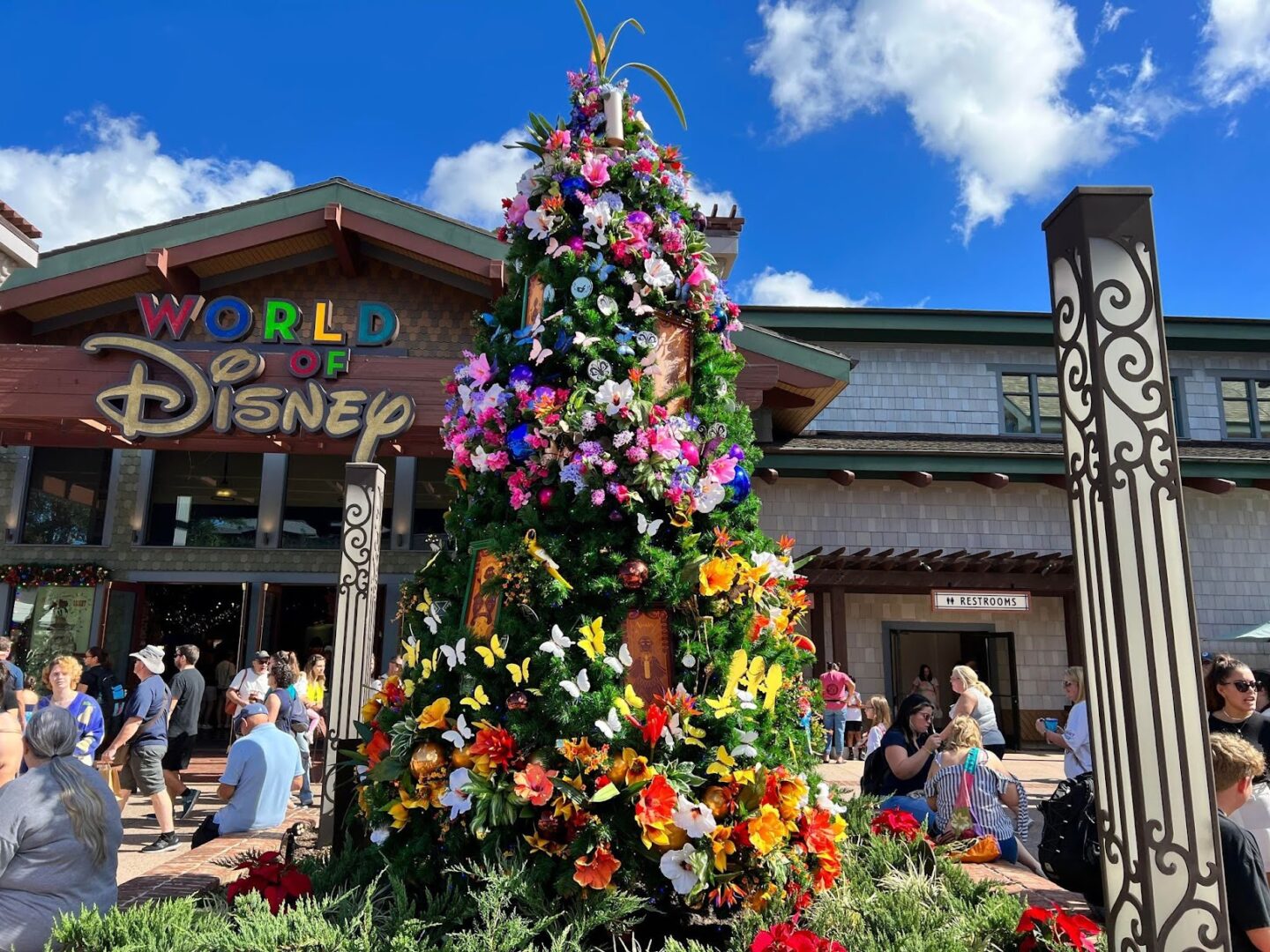 Christmas Tree Stroll Returning to Disney Springs for the Holidays