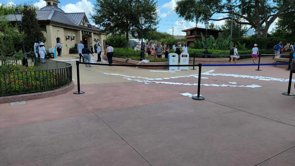 Disney-Cast-Members-Quick-to-Respond-to-Burst-Waterpipe-in-EPCOT-1