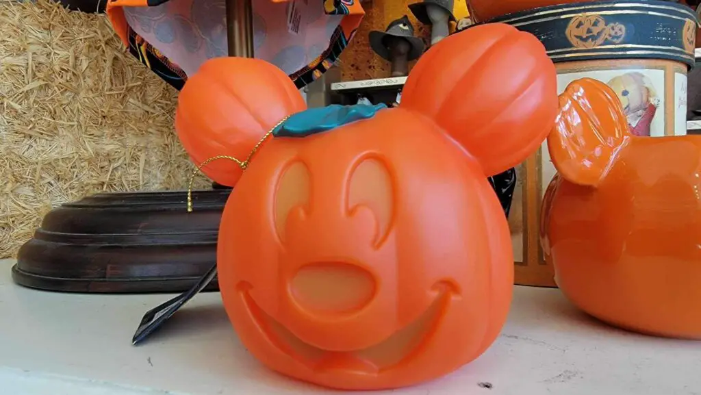 New Mickey Mouse Jack-O-Lanterns At Walt Disney World! | Chip and Company