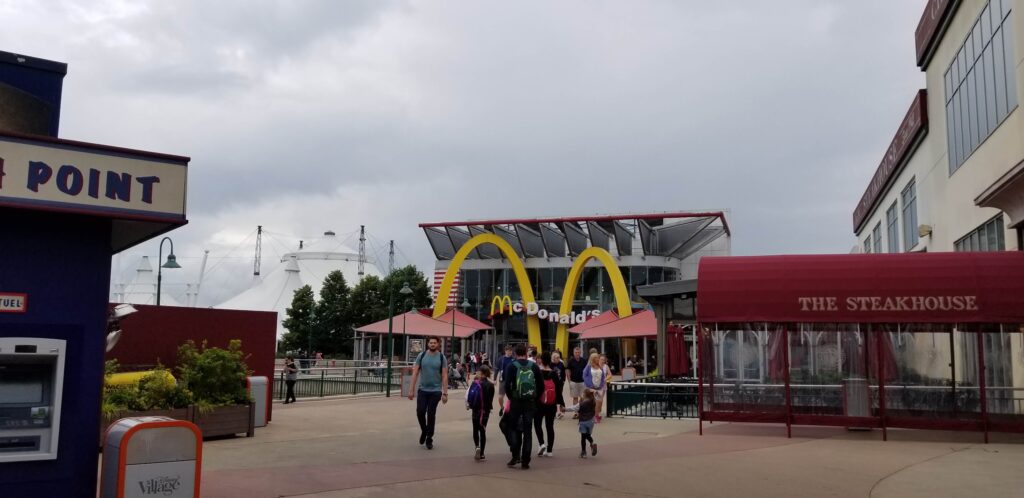 Disneyland-Paris-McDonalds