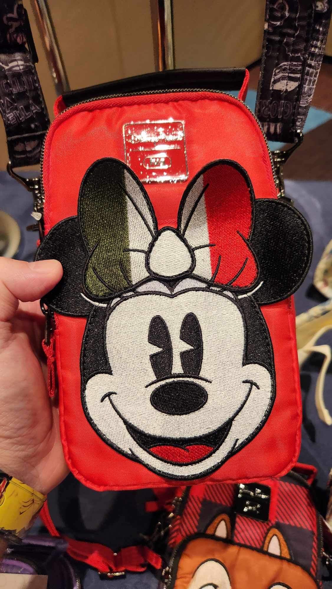 New Lug Disney Bags At Destination D23! | Chip and Company