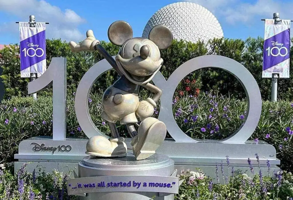 Platinum Disney100 Statue