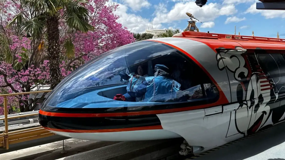 Disneyland Monorail Reopens Following Two-Month Long Refurbishment