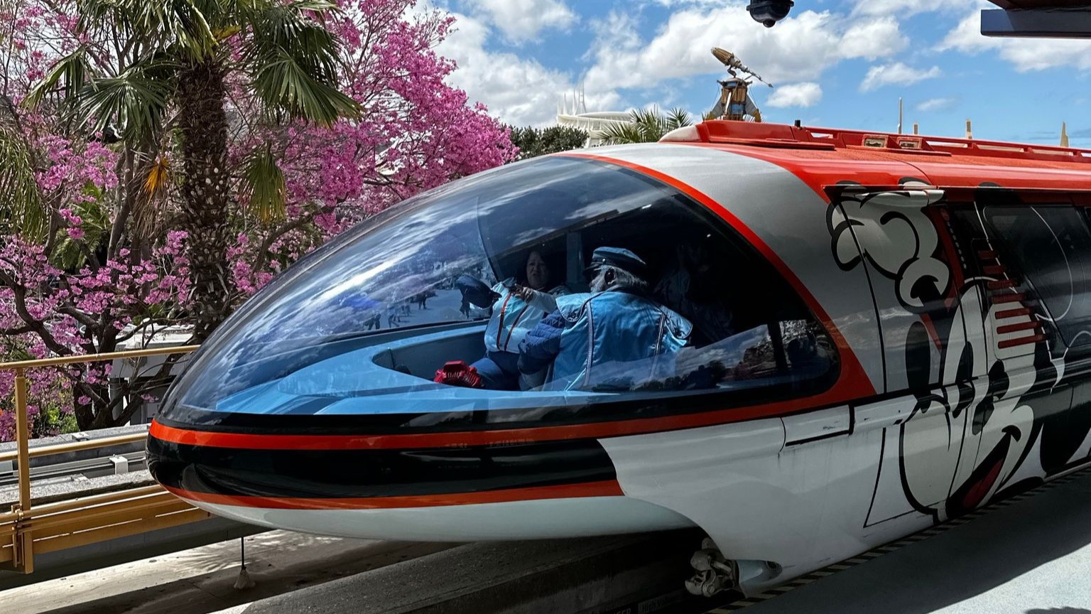 Disneyland Monorail Reopens Following Two-month Long Refurbishment 