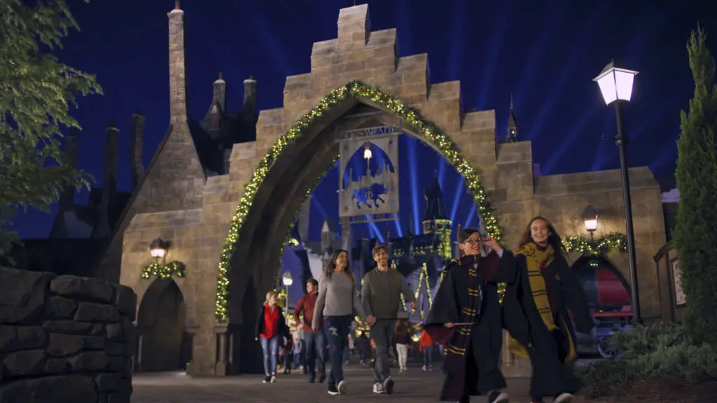 02_Christmas-in-The-Wizarding-World-of-Harry-Potter