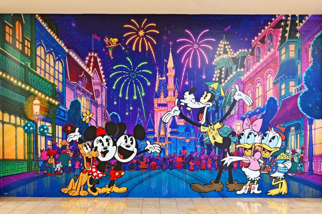 New Disney murals at the Magic of Disney Store in the Orlando Airport ...