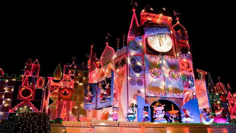 It’s a Small World Closing Soon for Holiday Overlay