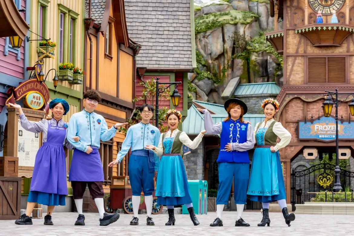 First Look at the Cast Member Costumes for World of Frozen