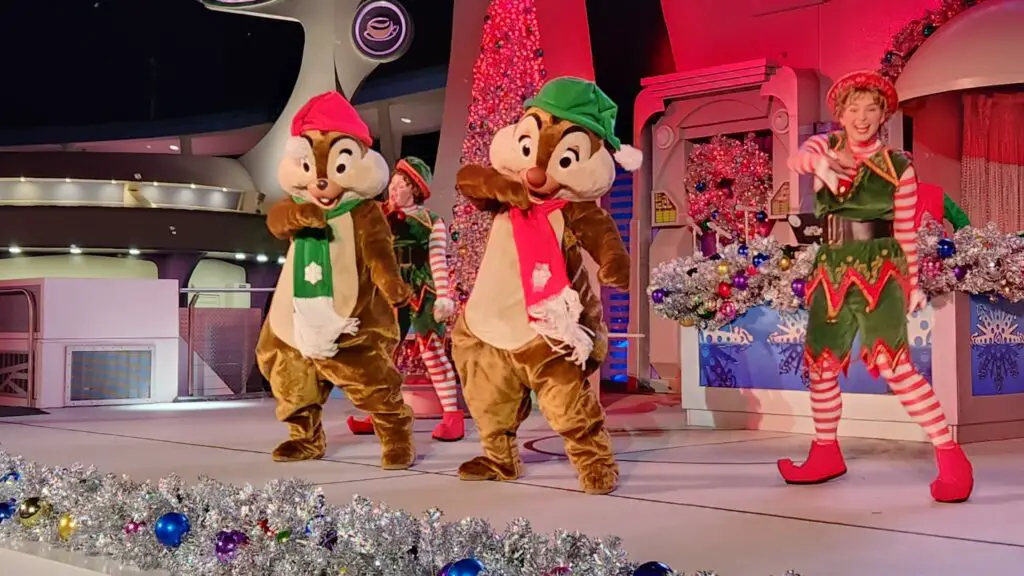 christmas-party-chip-and-dale