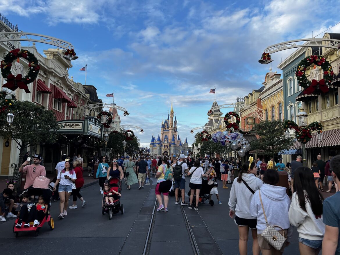 Disney World Extends Operating Hours for Thanksgiving Week