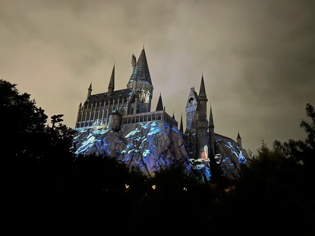 hogwarts-castle-magic-of-christmas-1