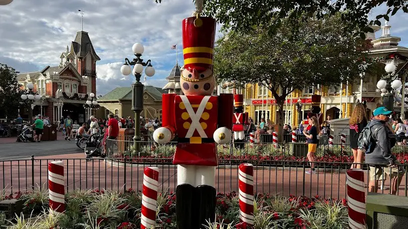 More Christmas Decorations Arrive in the Magic Kingdom for the Holidays