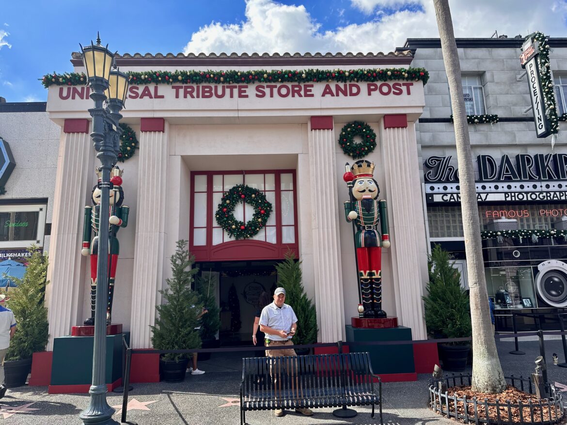 Universal Orlando Holiday Tribute Store is Now Open
