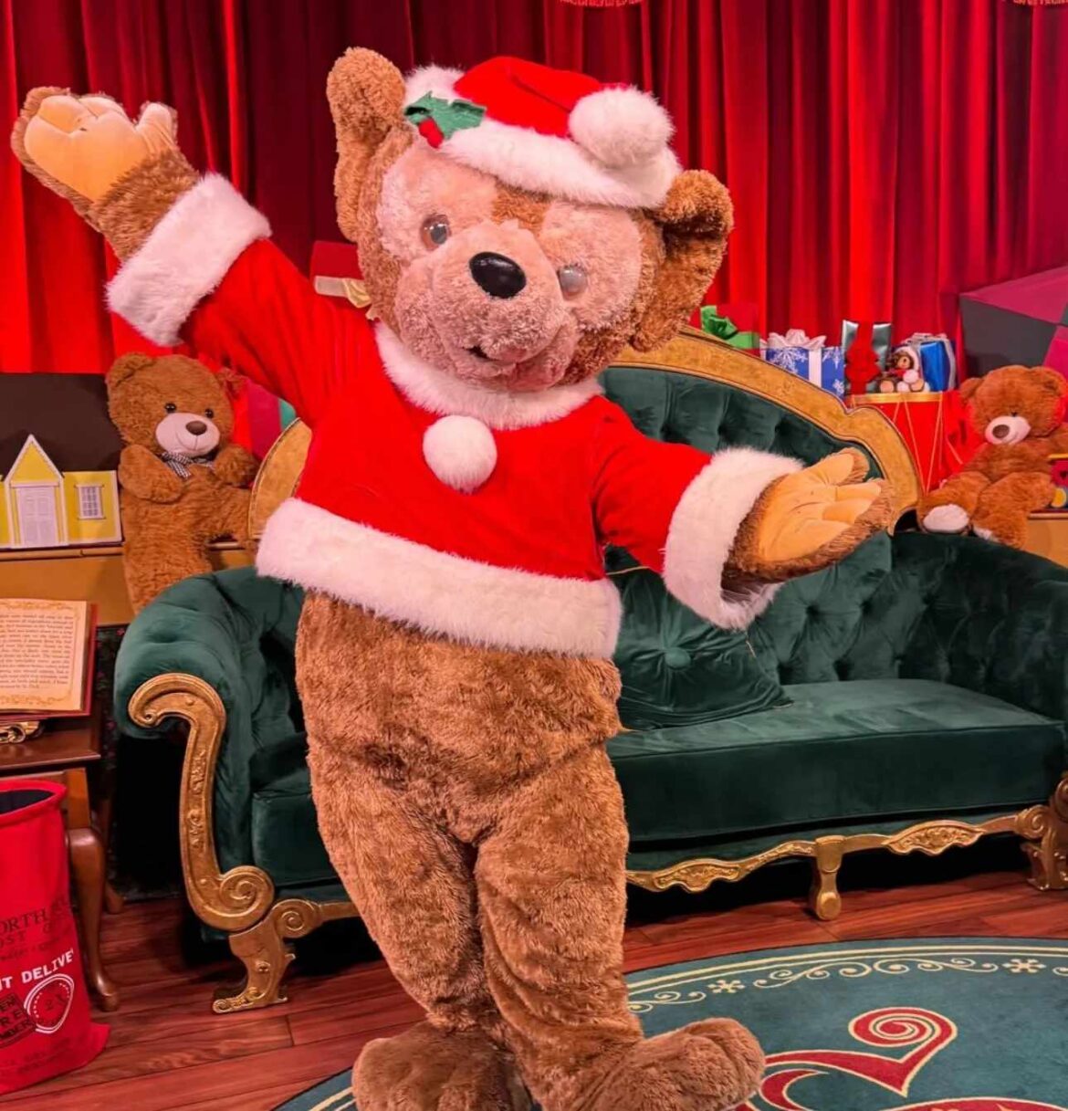 Duffy the Disney Bear Greeting Guests in Hollywood Studios