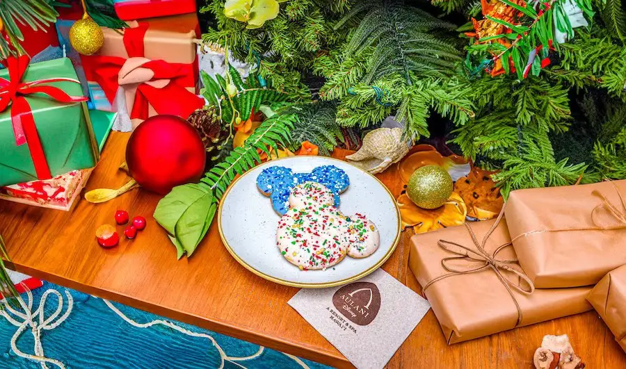 Disney’s Aulani Resort Celebrates the Holidays with New Treat and Show