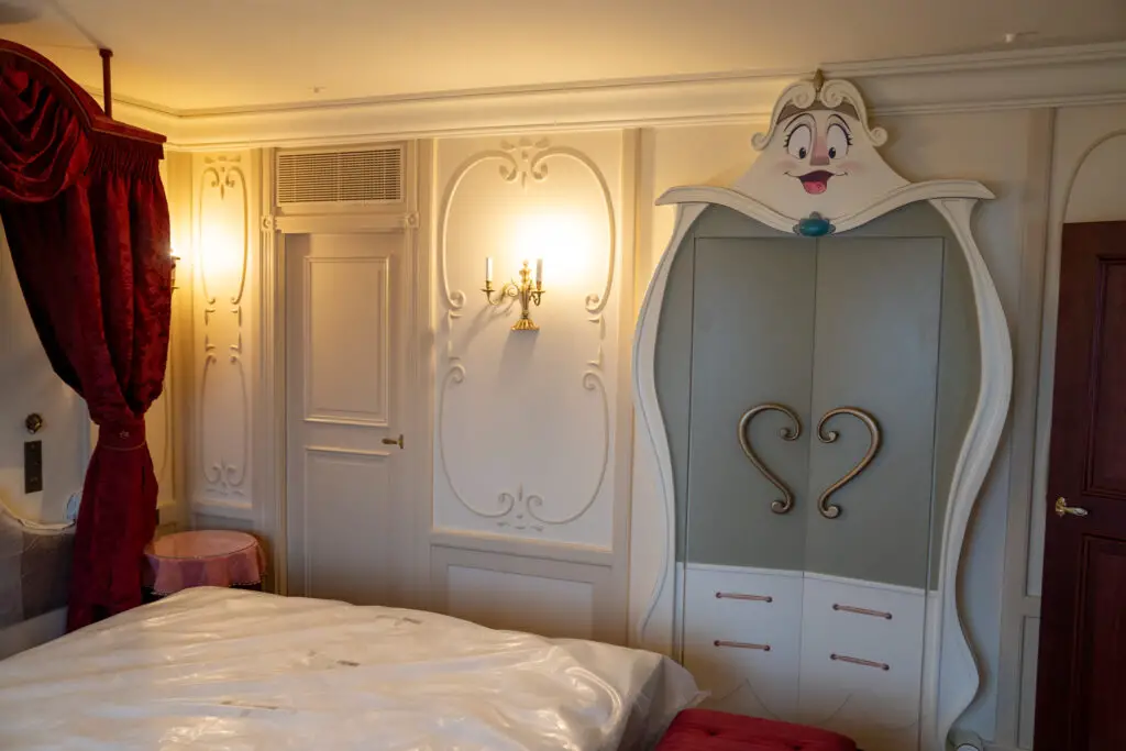 disneyland-hotel-paris-room