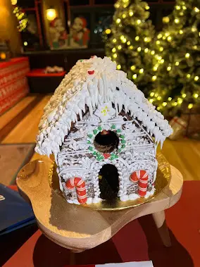 wilderness-lodge-gingerbread-house-kit