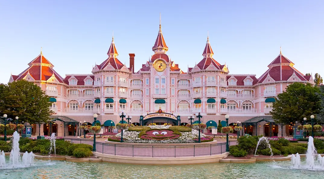 Disneyland Hotel Officially Opens in Disneyland Paris