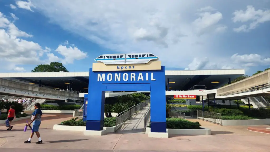 park-hopping-epcot-monorail