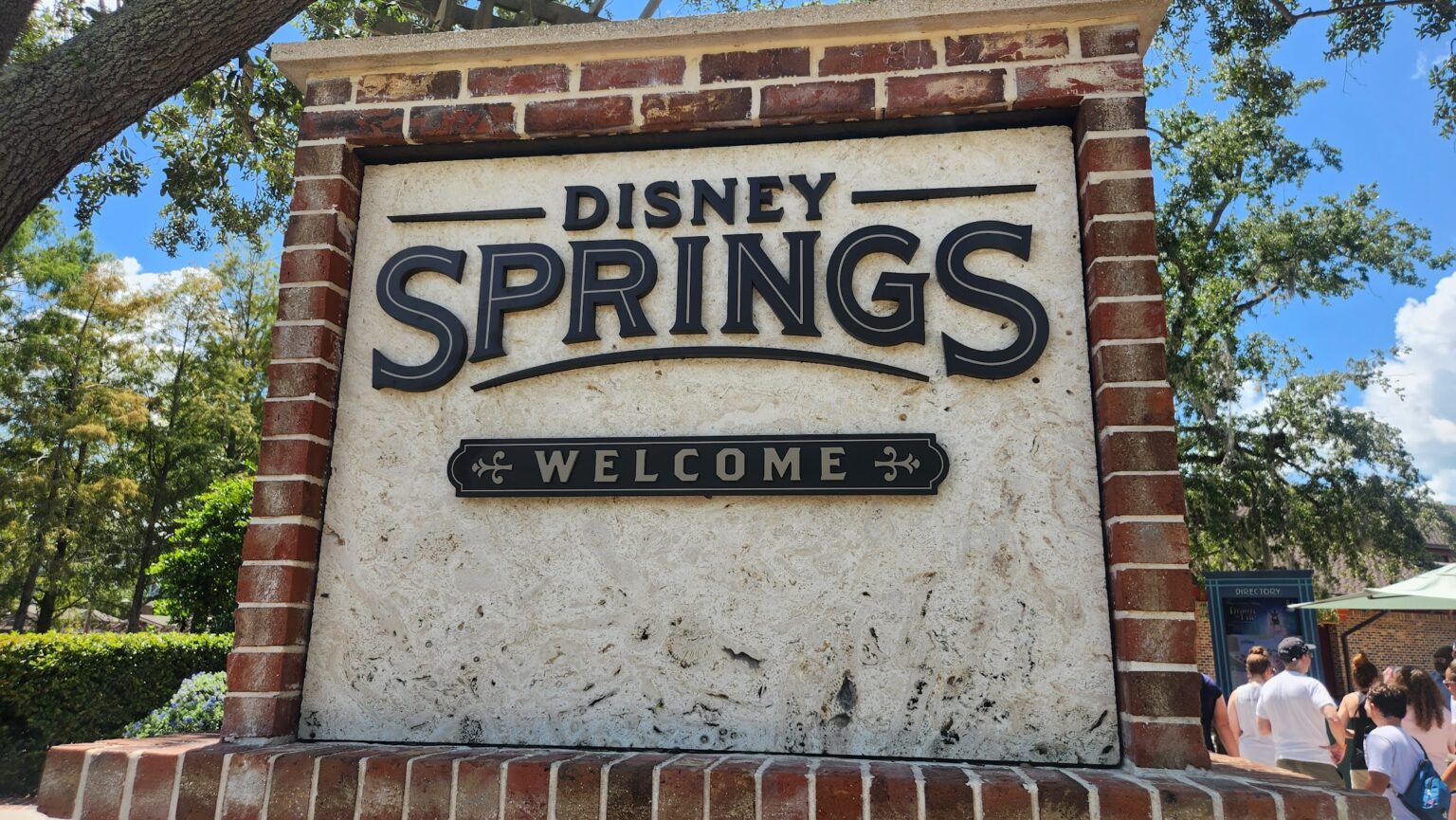 Swings N' Things Kiosk Permanently Closes at Disney Springs Chip and
