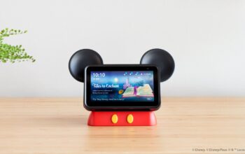 Hey-Disney-Voice-Assistant-Now-Available-in-All-Disney-World-Hotel-Rooms