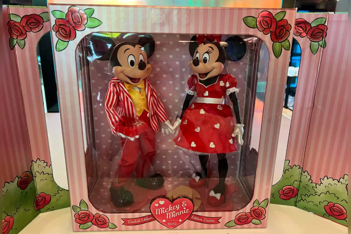 New Mickey And Minnie Valentines Day Limited Edition Doll Set Spotted At Epcot!