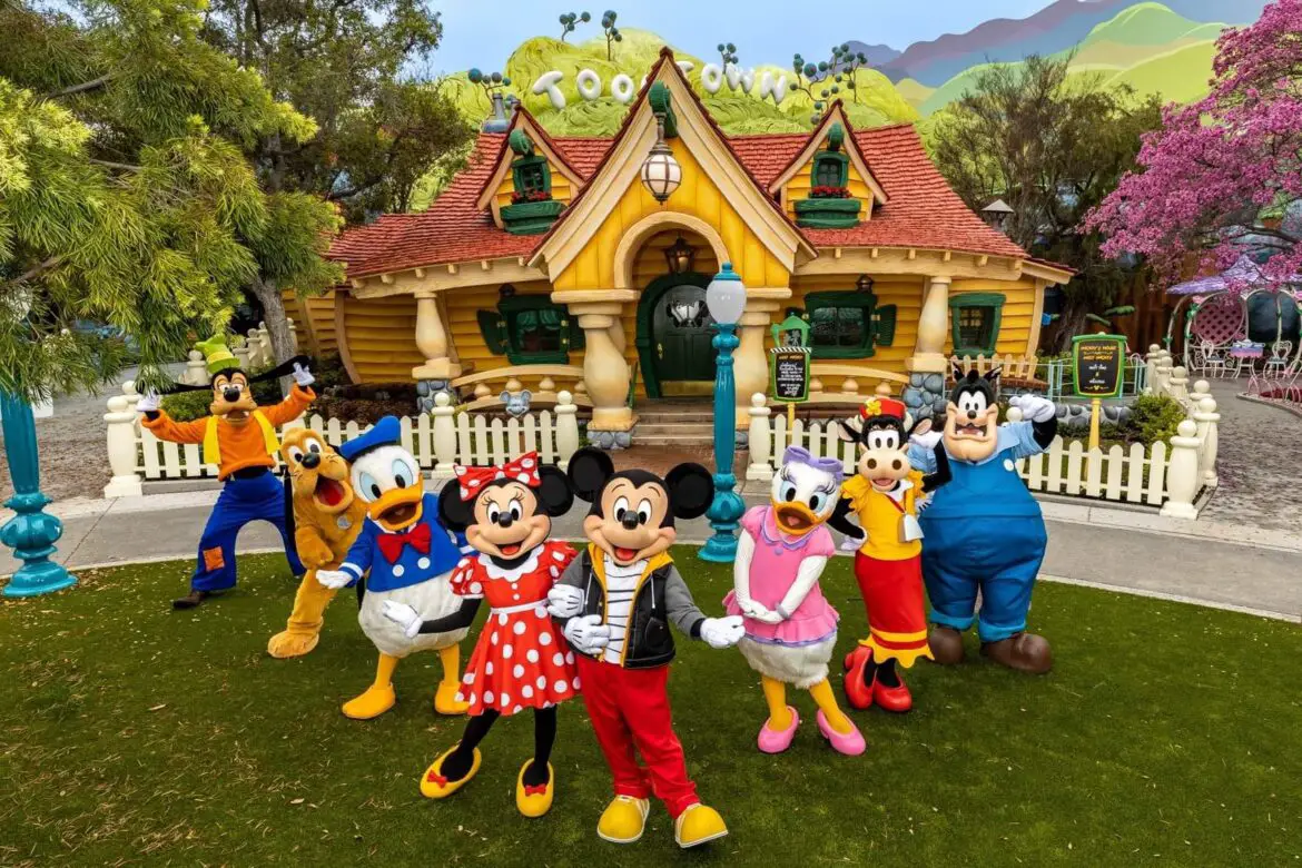 Union Representation Coming for 1,700 Disneyland Characters and Parades Cast Members in Disneyland